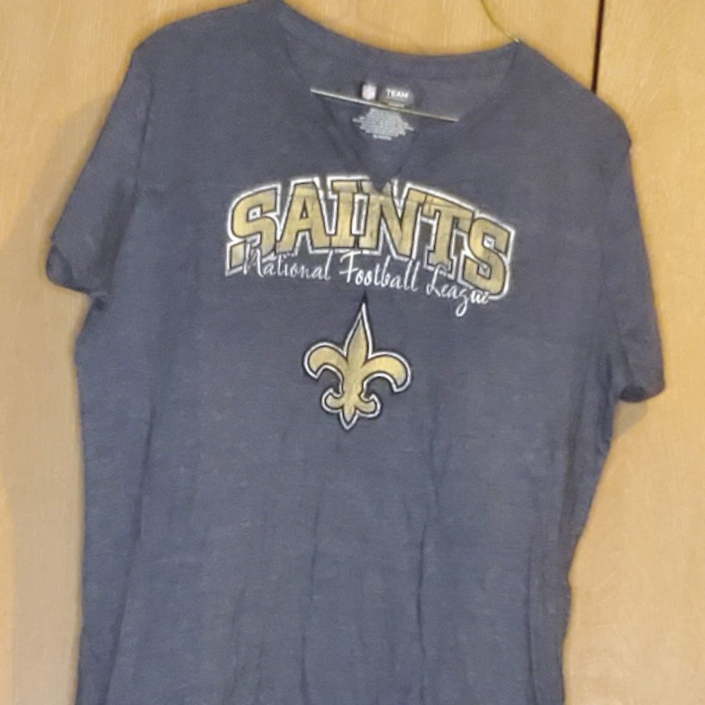 NFL New Orleans Saints TEAM APPAREL T-Shirt V-Cut Dark Gray Women's Size L-XL